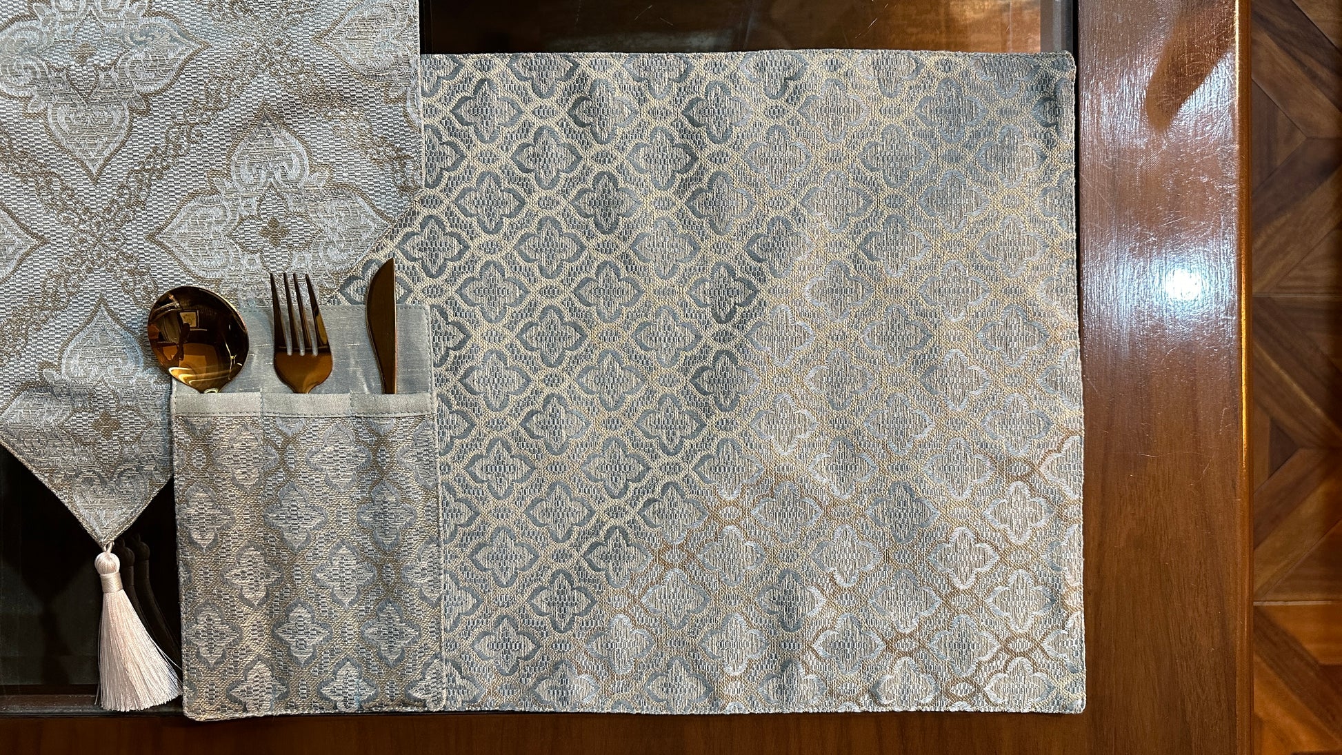 Heritage Jacquard Ice Blue and Gold Table Set