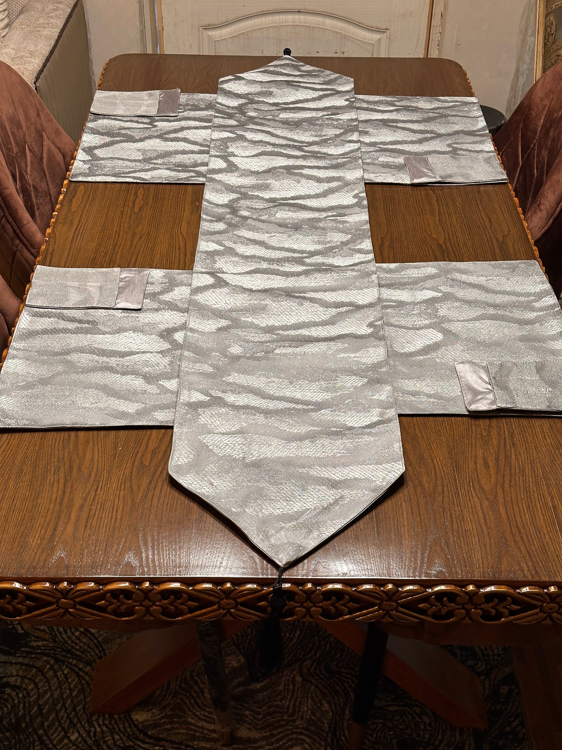 Silver Ripples Table Set