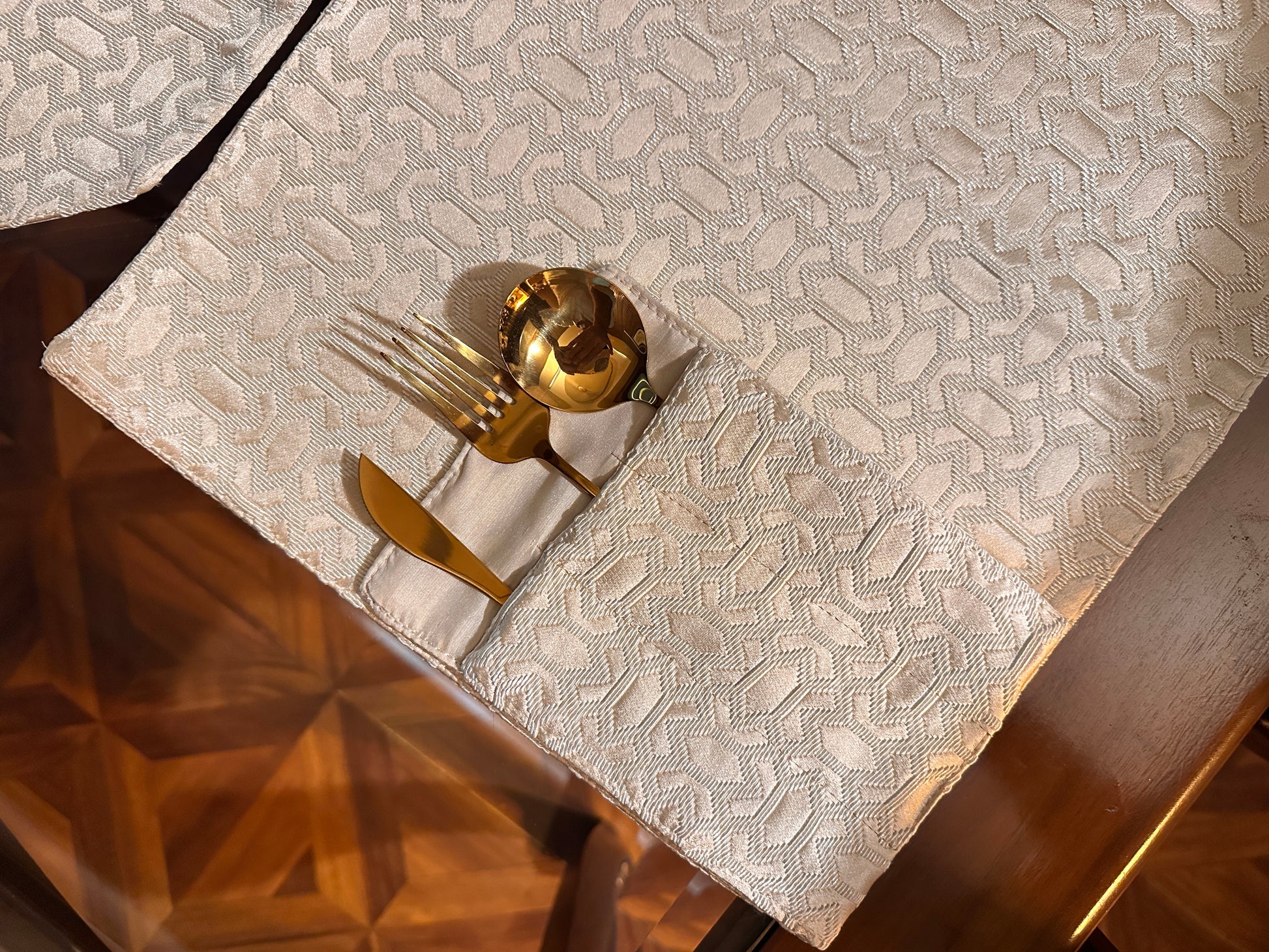 Gold & Ivory Table Set