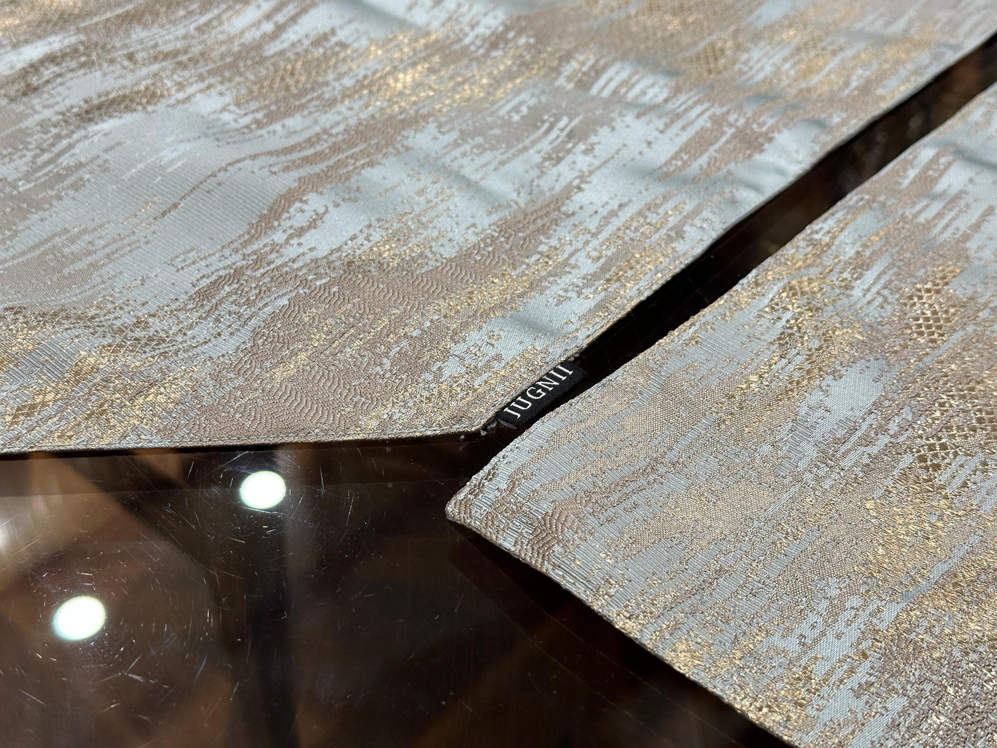 Pistachio Gold Table Set