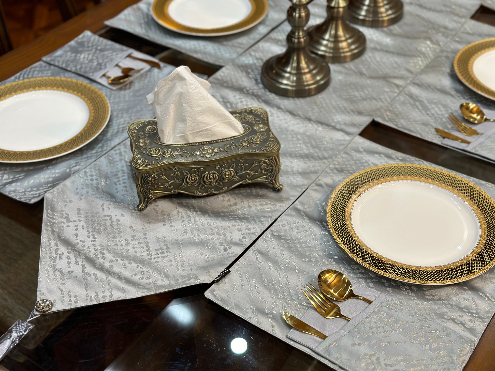 SilverMist Linen Embossed Textured Table Set