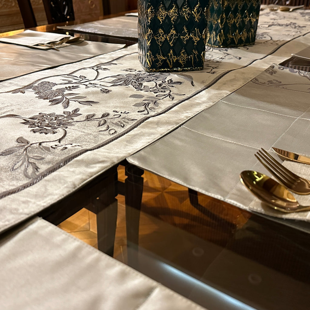 Champagne Granduer Table Set