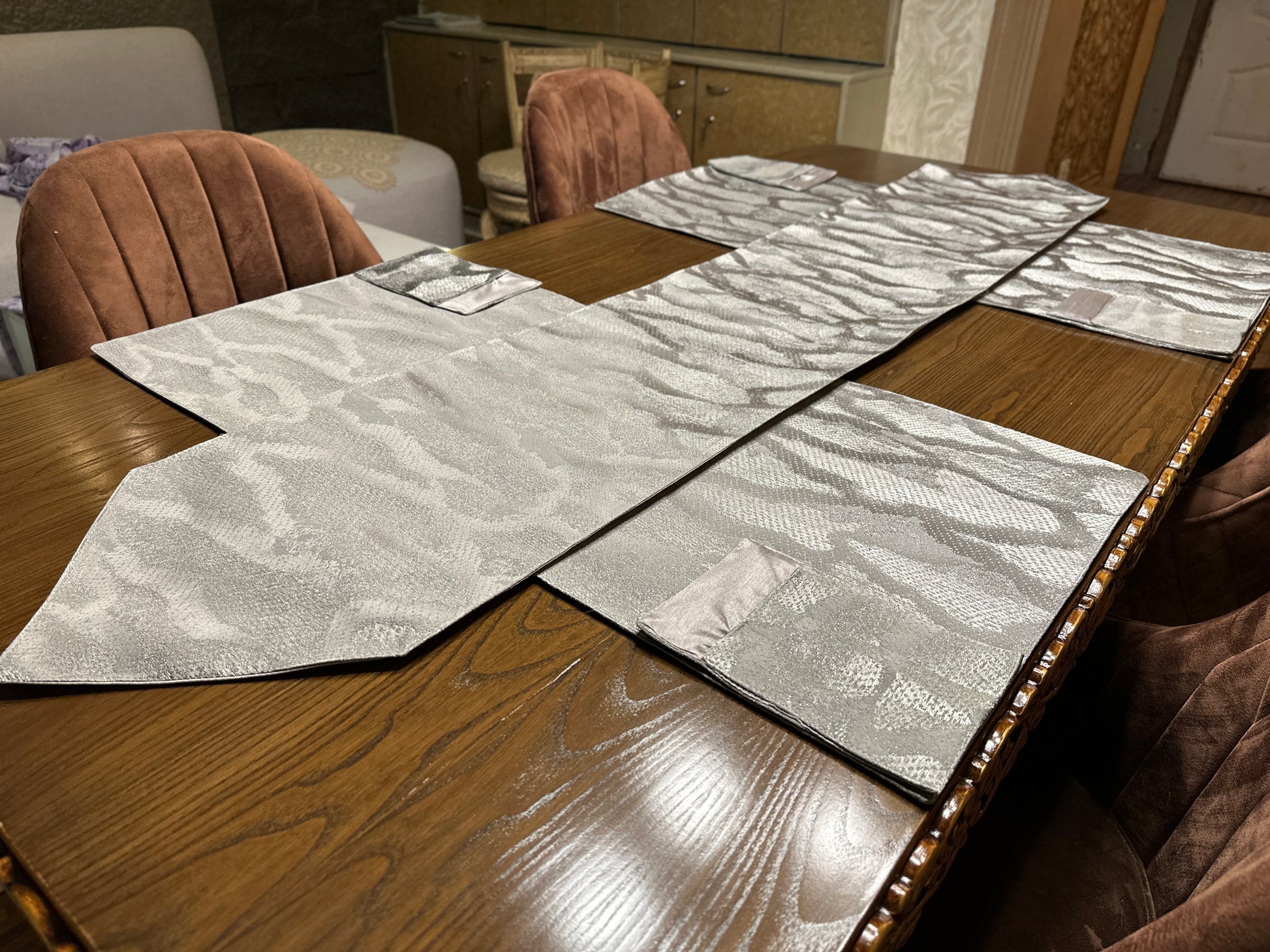 Silver Ripples Table Set
