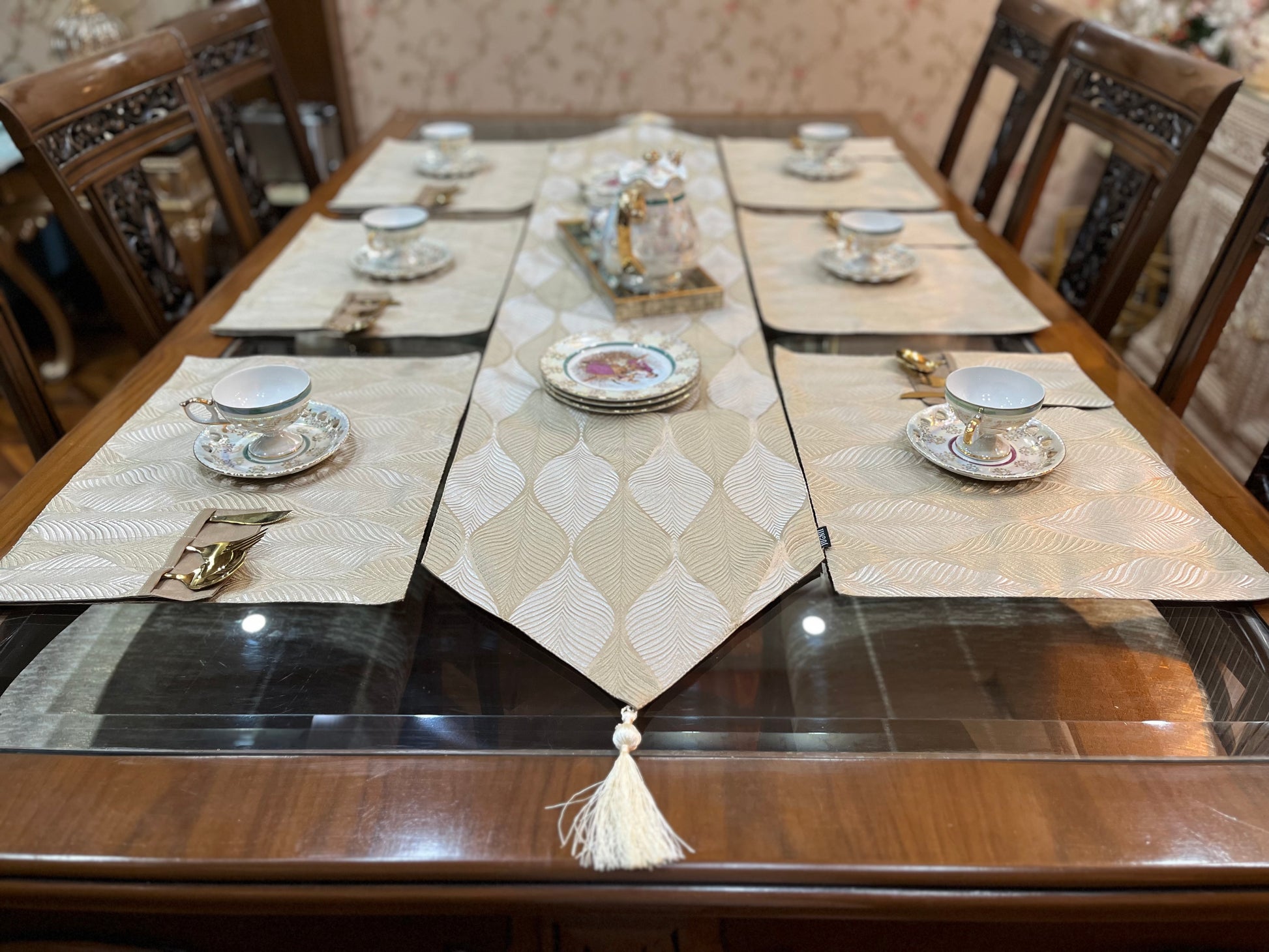 Heritage Gold Jacquard Table Set