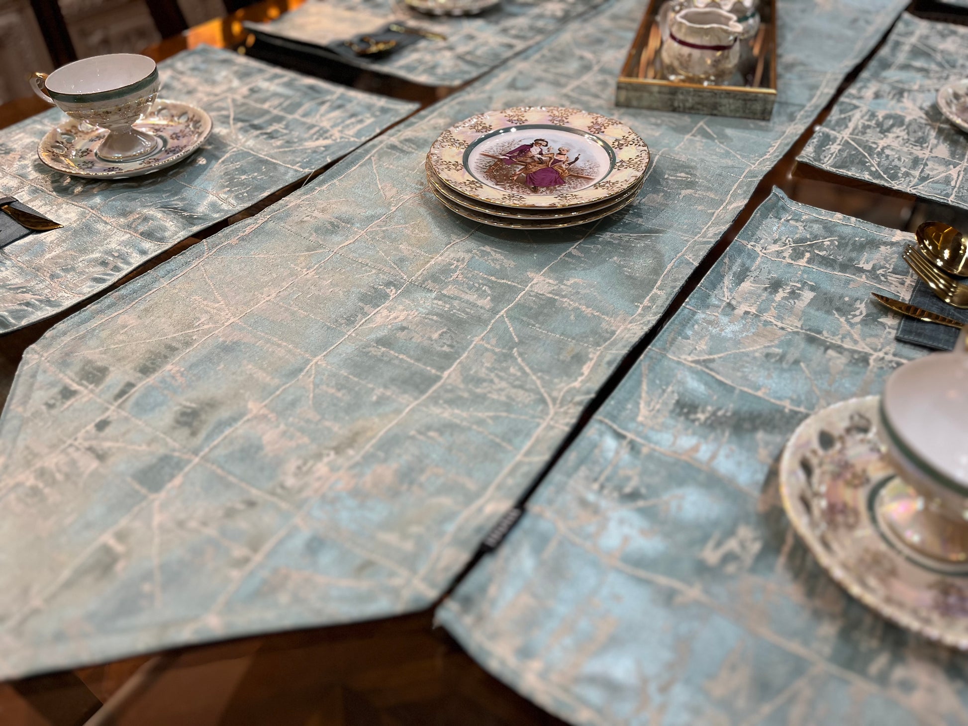 Aqua Frost Luxe Table Set