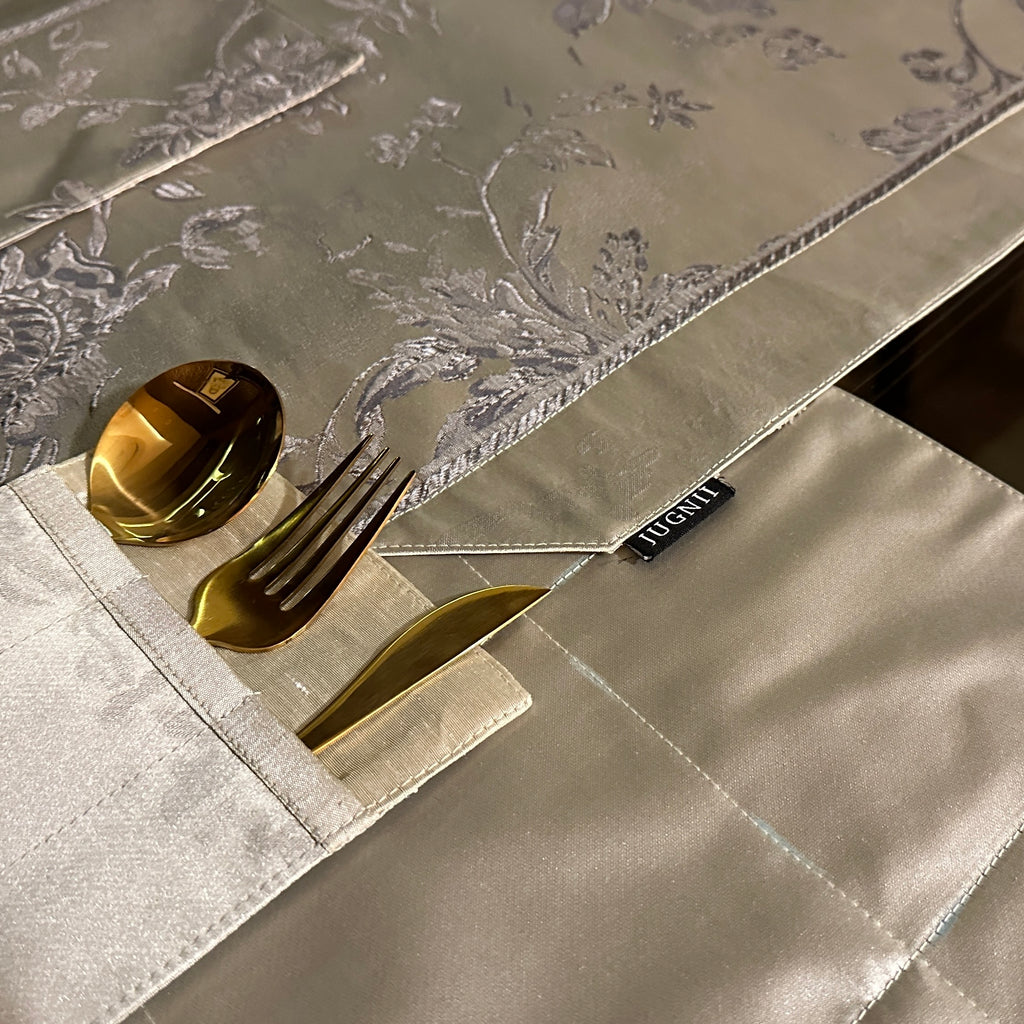 Champagne Granduer Table Set