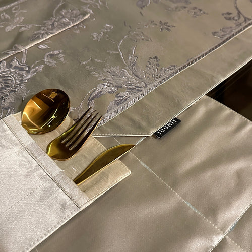 Champagne Granduer Table Set