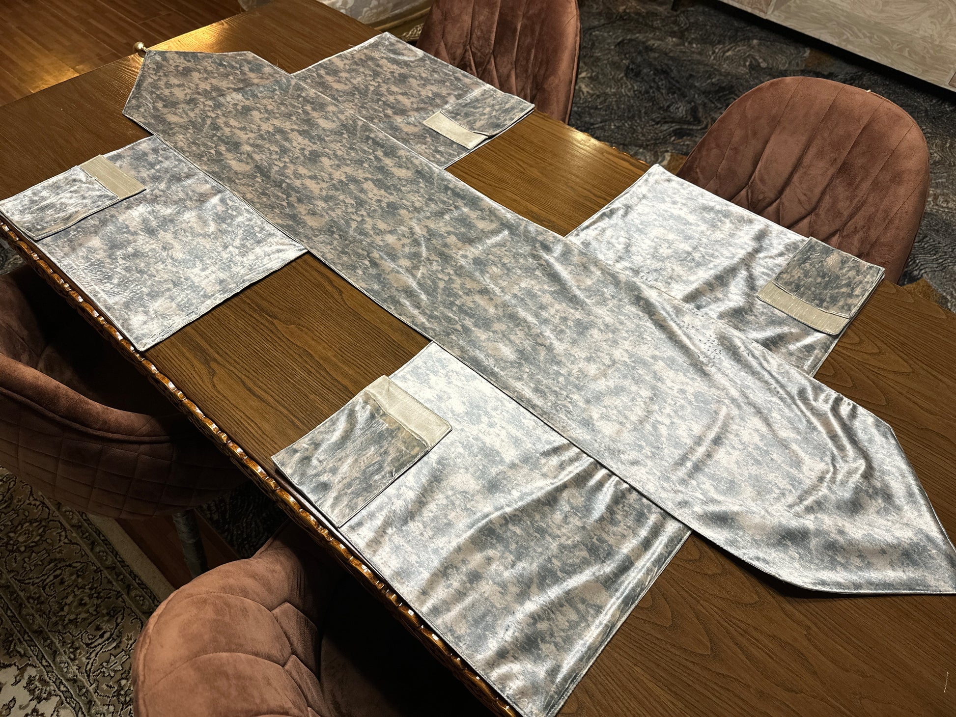 Misty Marble Table Set