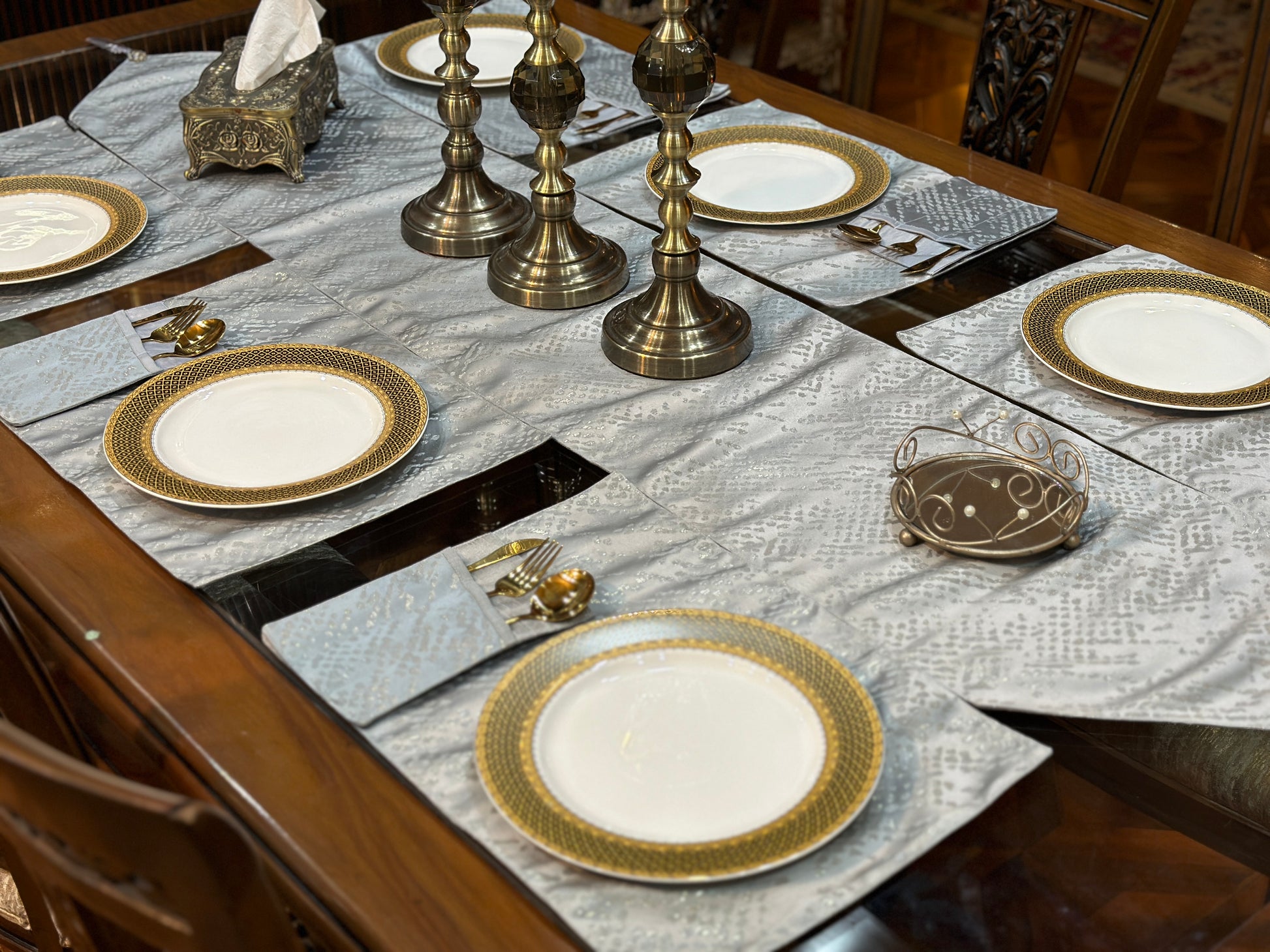 SilverMist Linen Embossed Textured Table Set