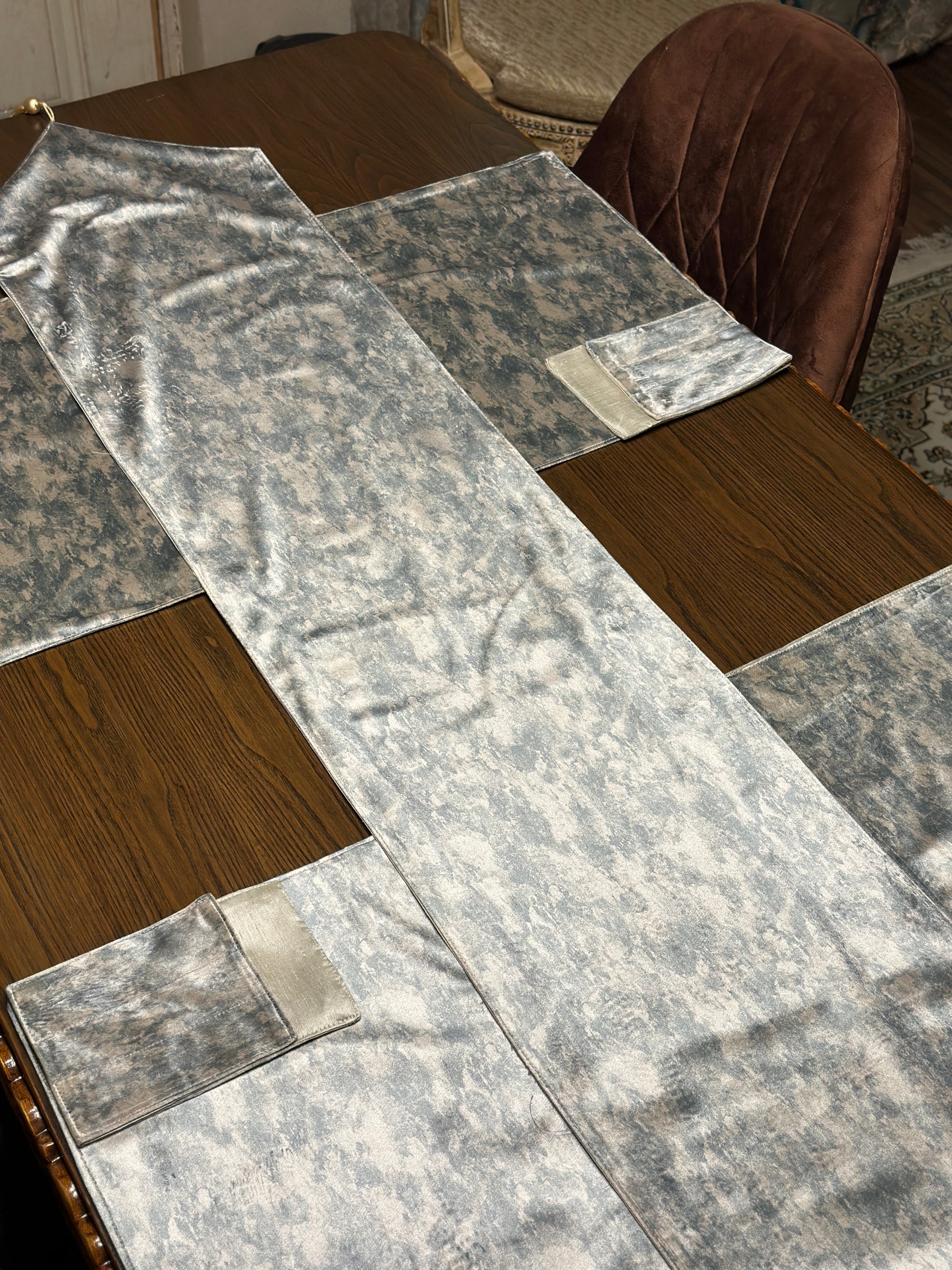 Misty Marble Table Set