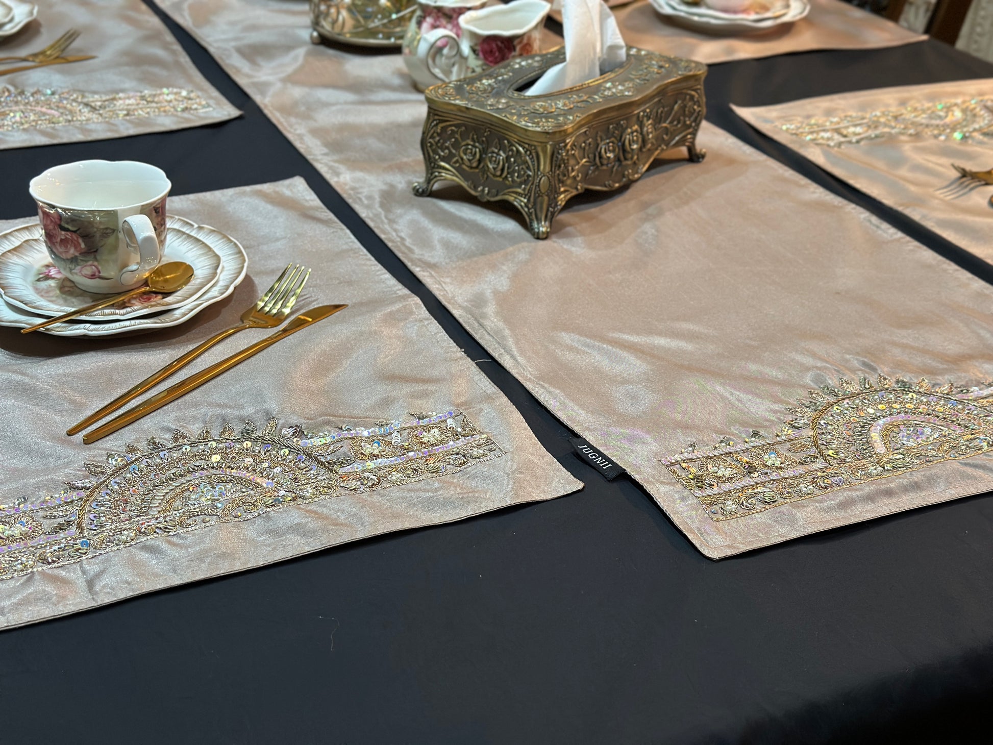 Bronze Premium Tableset