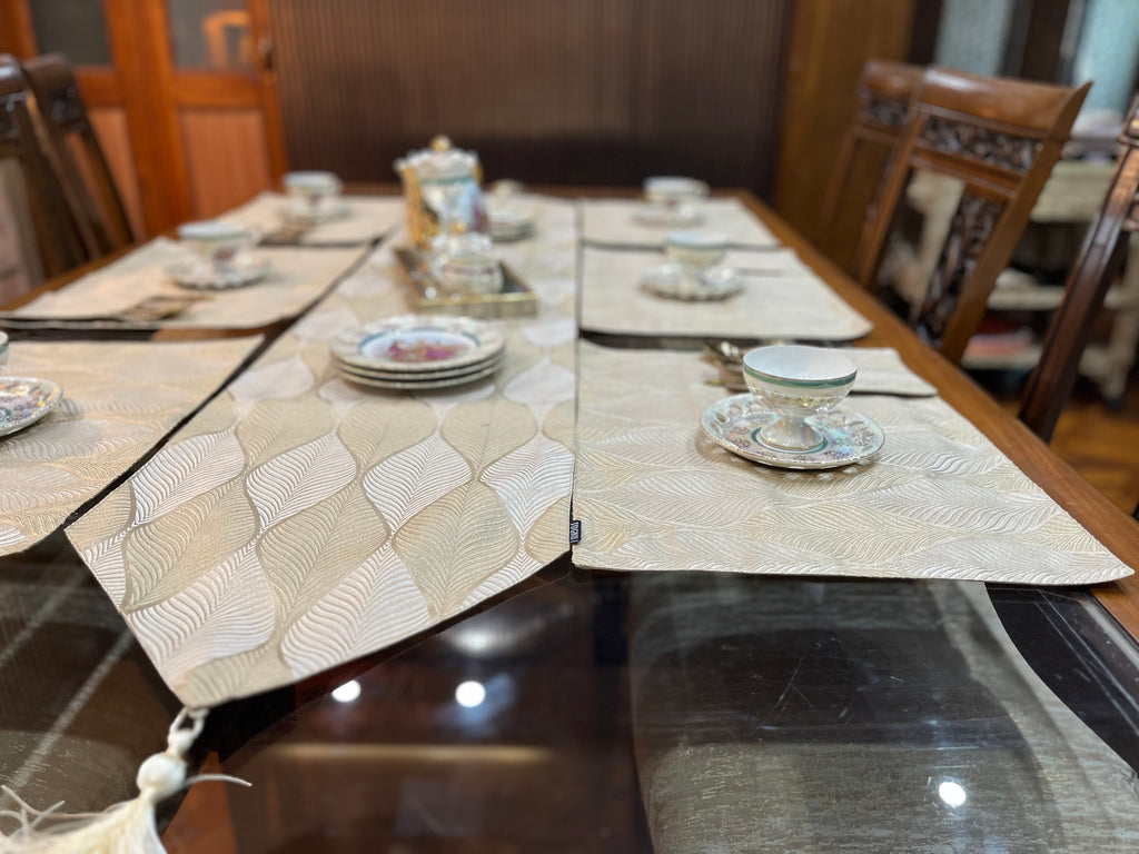 Heritage Gold Jacquard Table Set