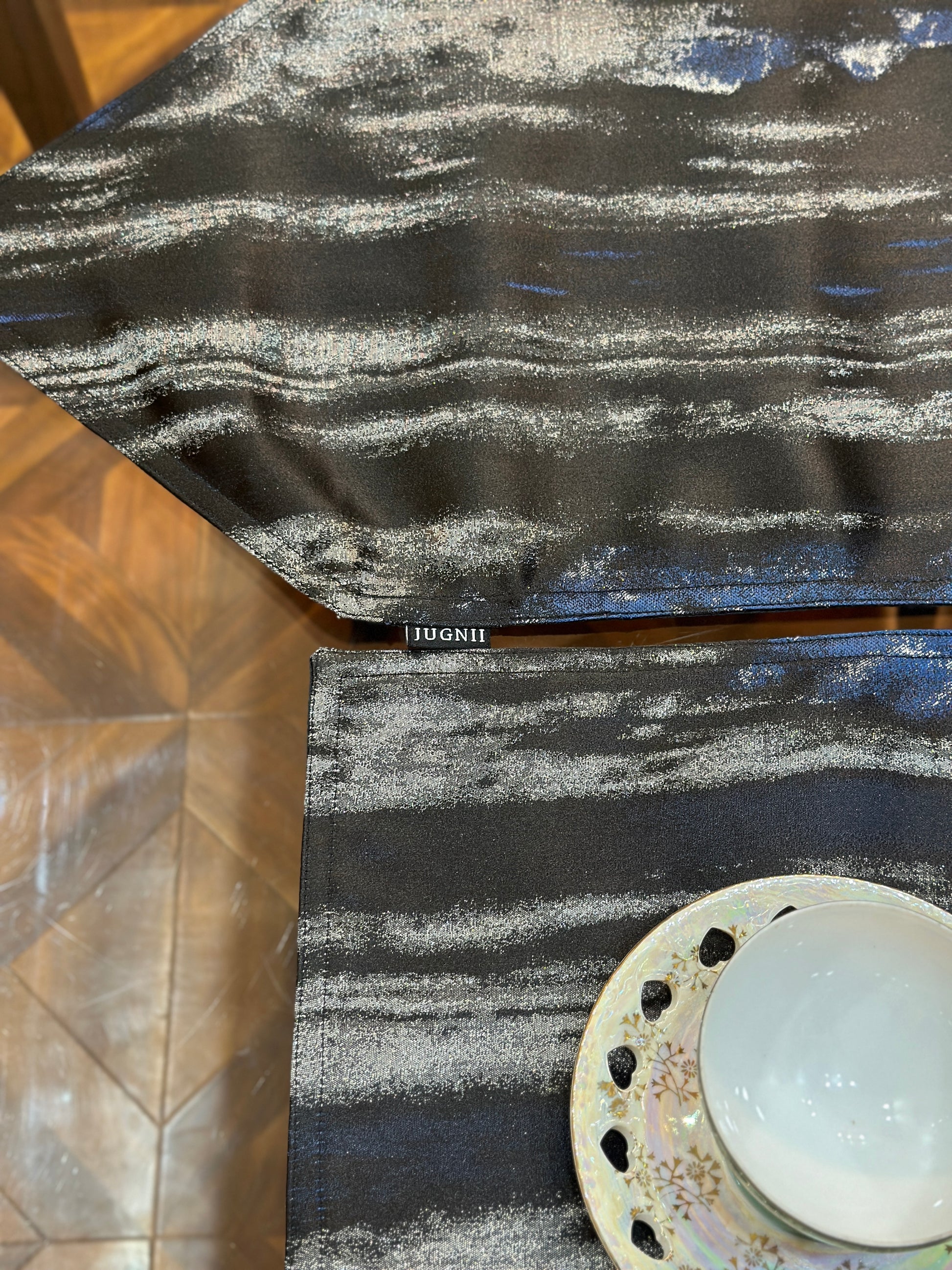 Galaxy Vein Luxe Table Set