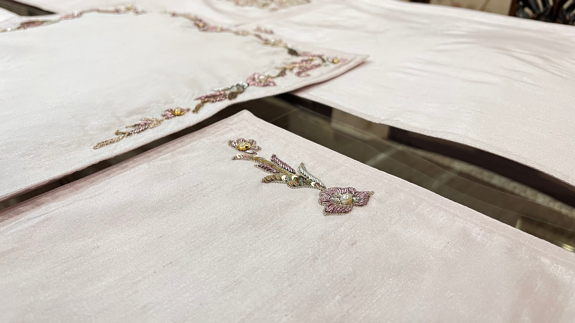 Rose Pink Premium Tableset