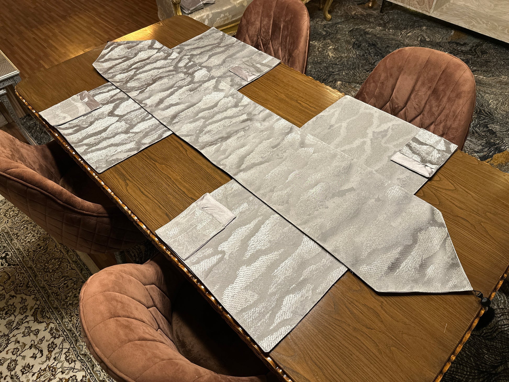 Silver Ripples Table Set