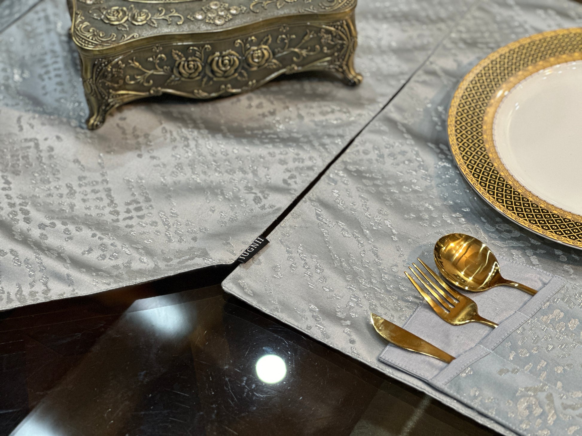 SilverMist Linen Embossed Textured Table Set