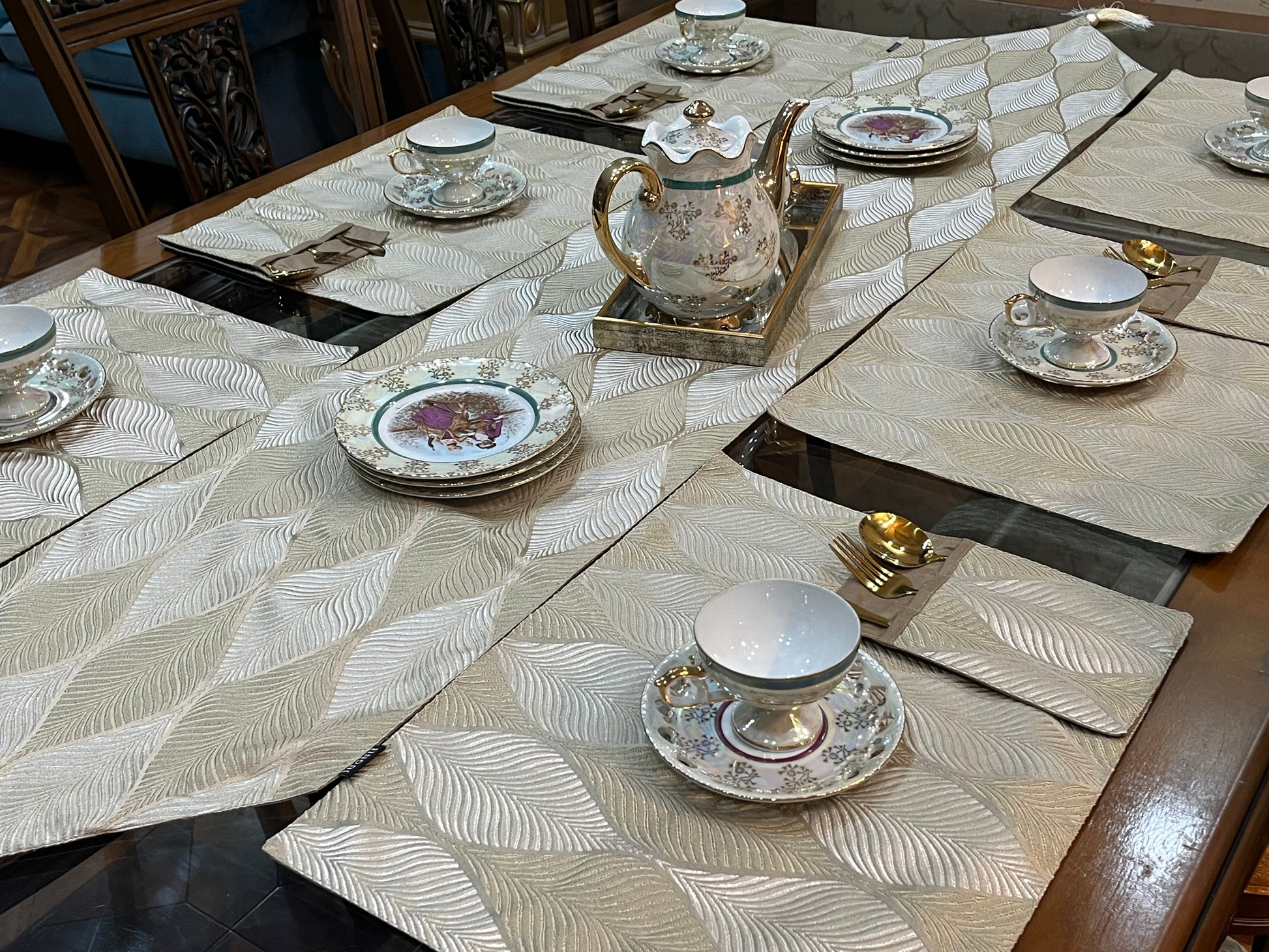 Heritage Gold Jacquard Table Set