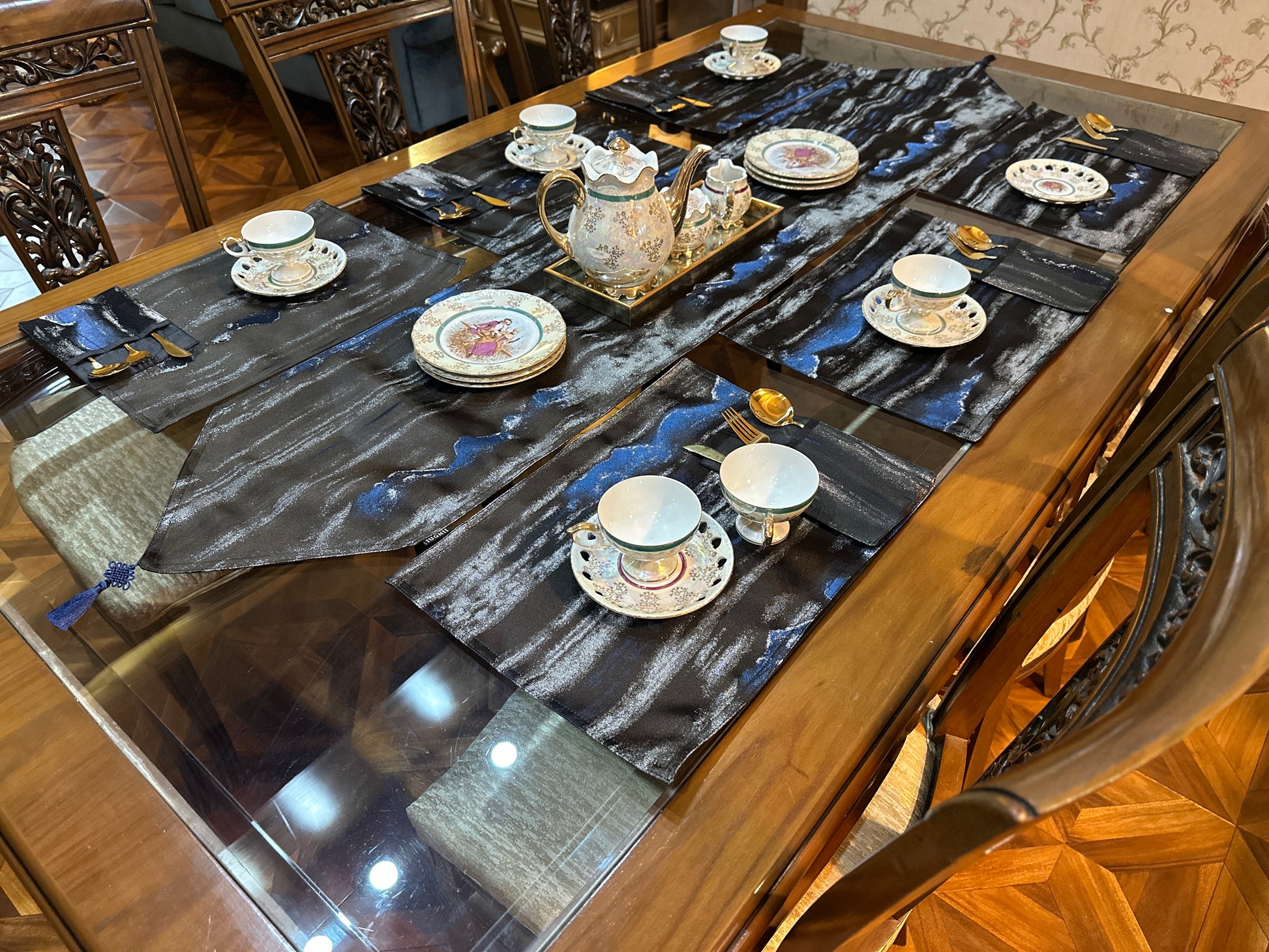 Galaxy Vein Luxe Table Set