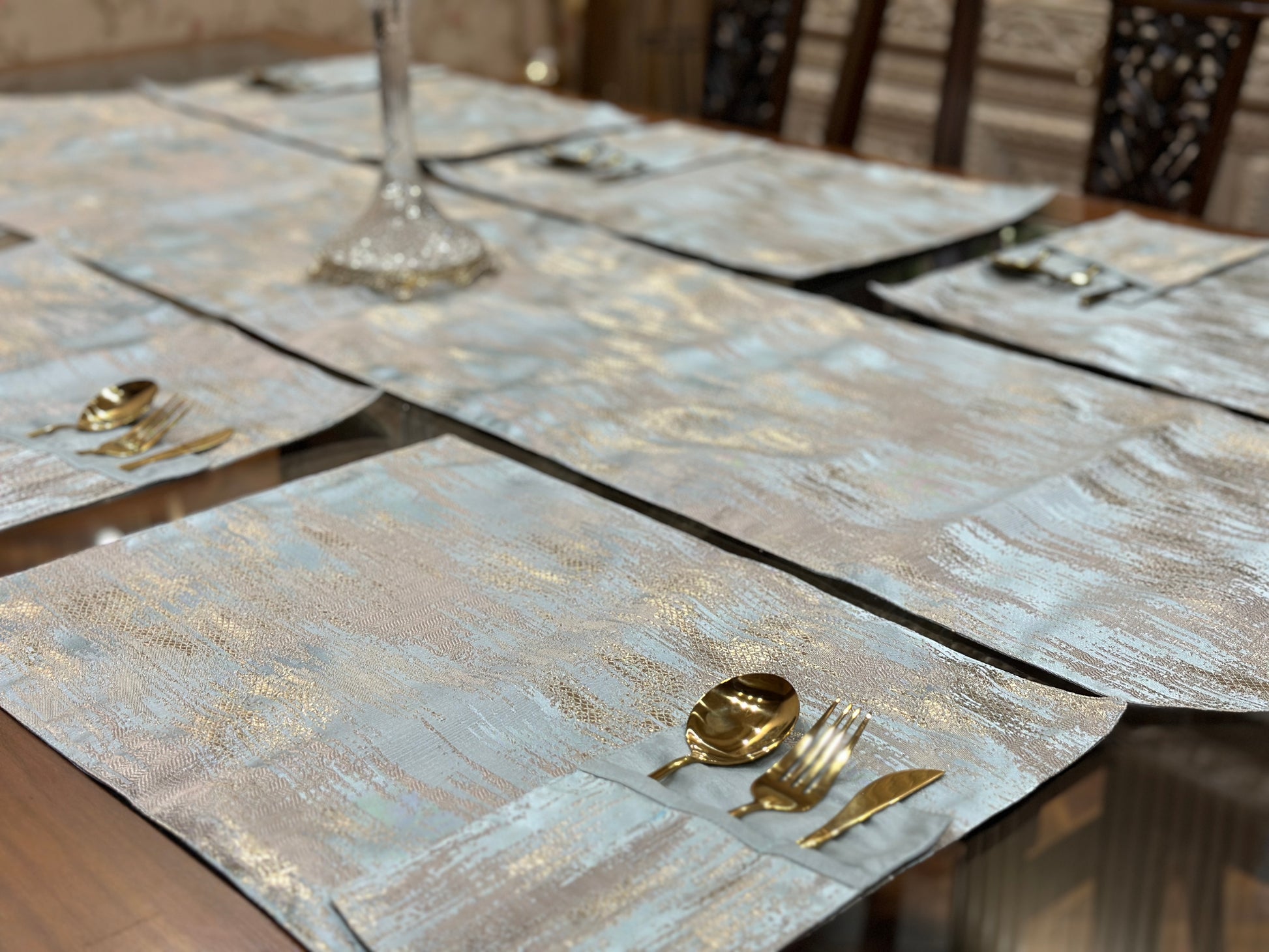 Pistachio Gold Table Set
