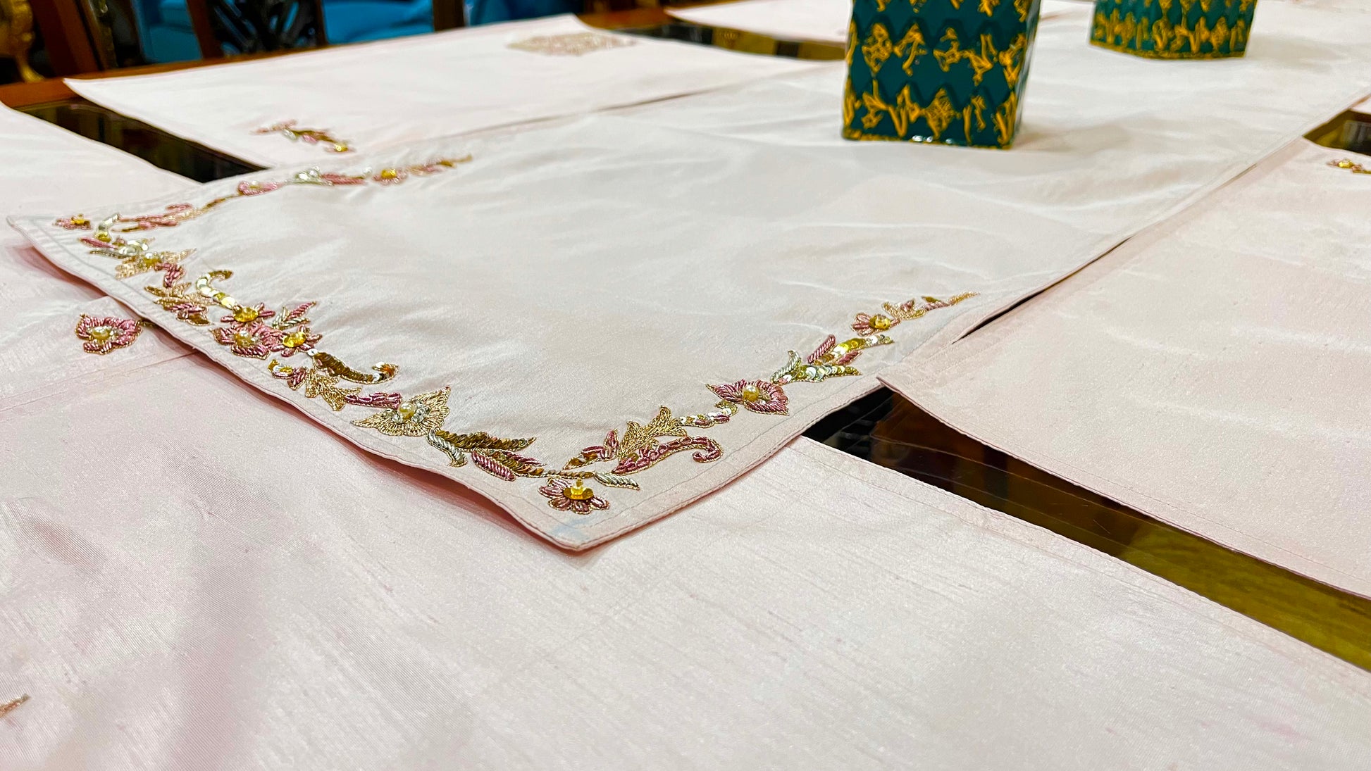 Rose Pink Premium Tableset