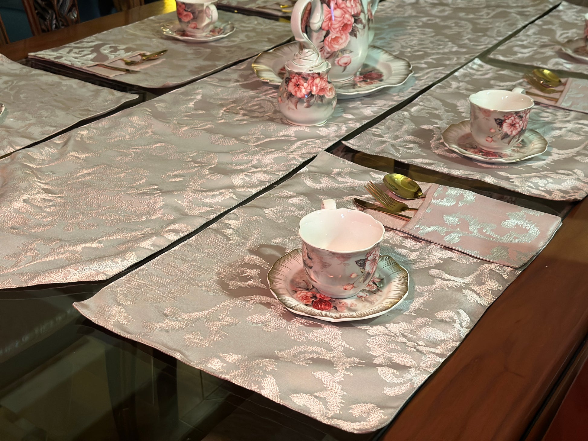 Dusty Rose Embroidered Table Set