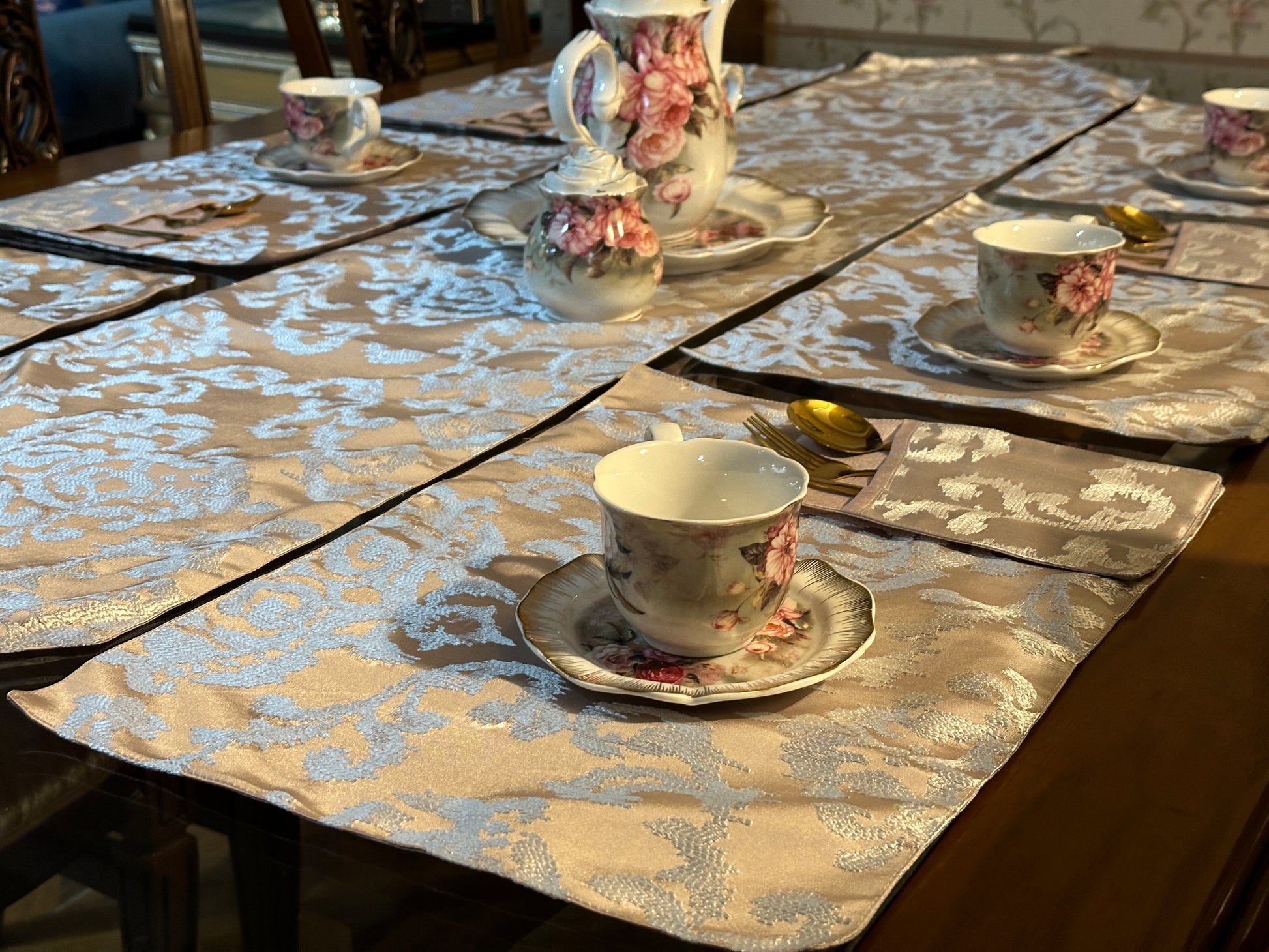 Dusty Rose Embroidered Table Set