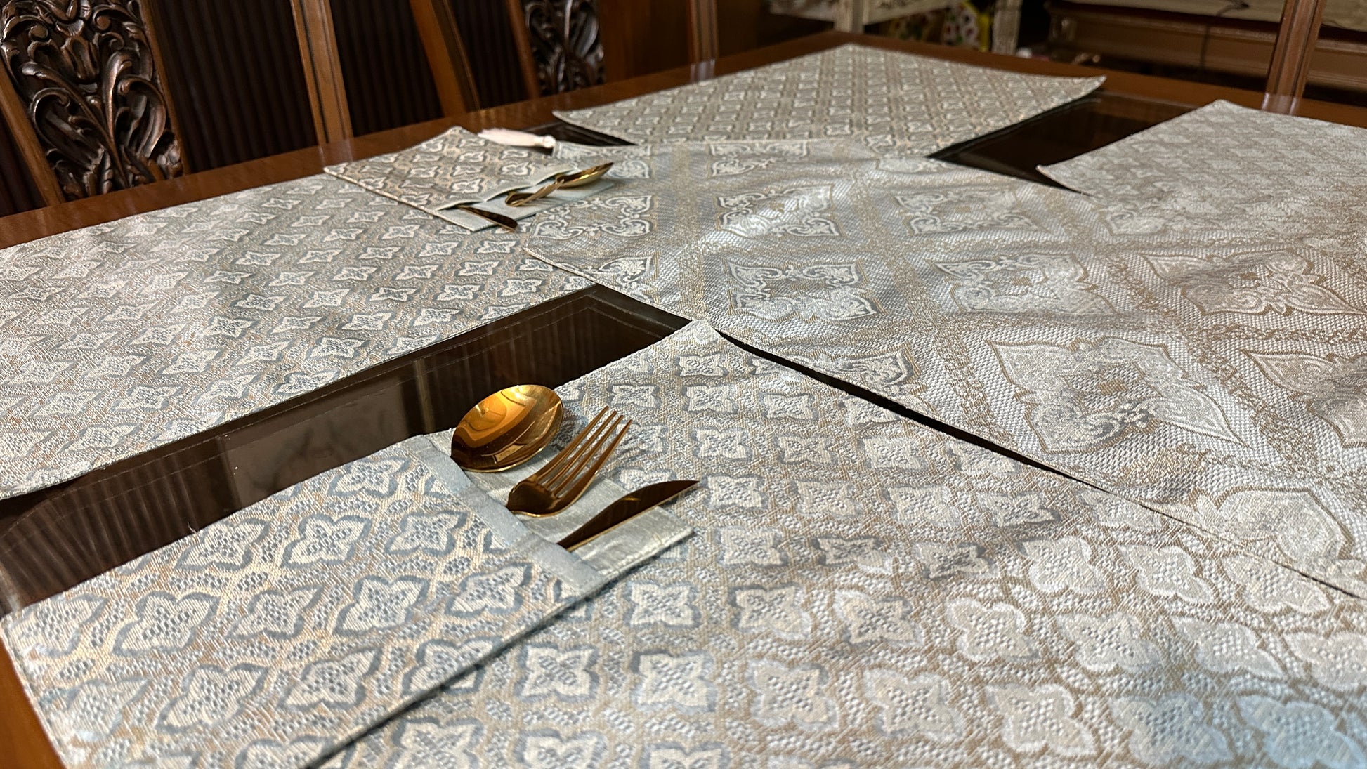 Heritage Jacquard Ice Blue and Gold Table Set