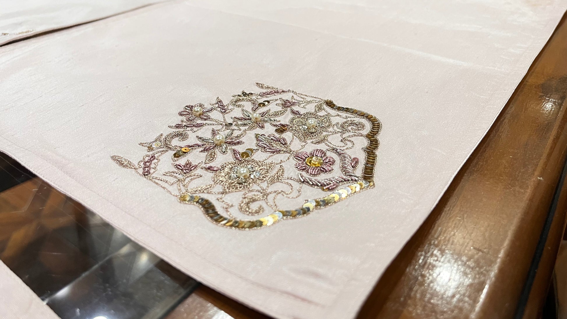 Rose Pink Premium Tableset