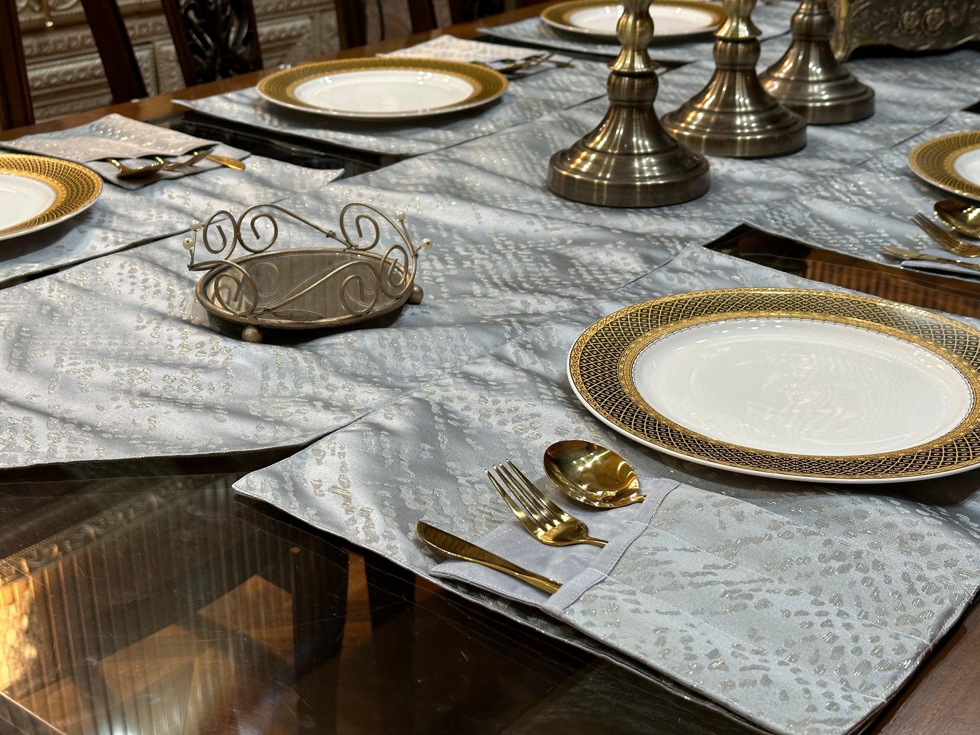 SilverMist Linen Embossed Textured Table Set
