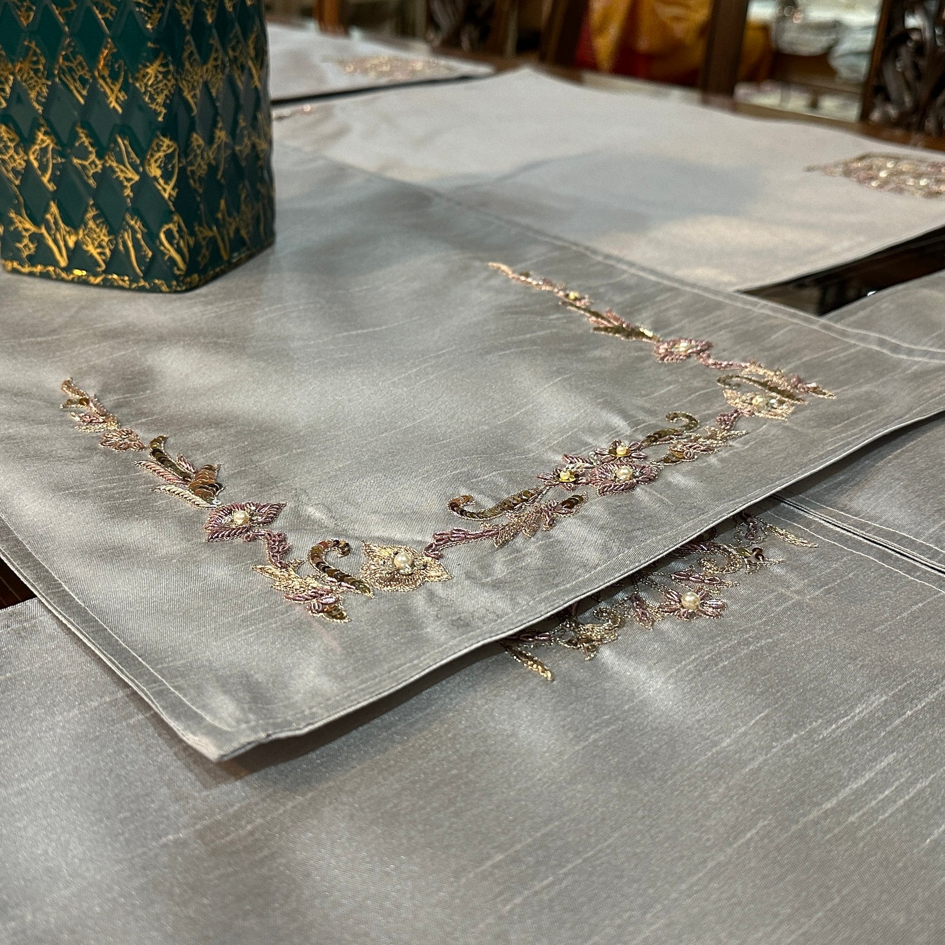 Ash Mist Premium Tableset