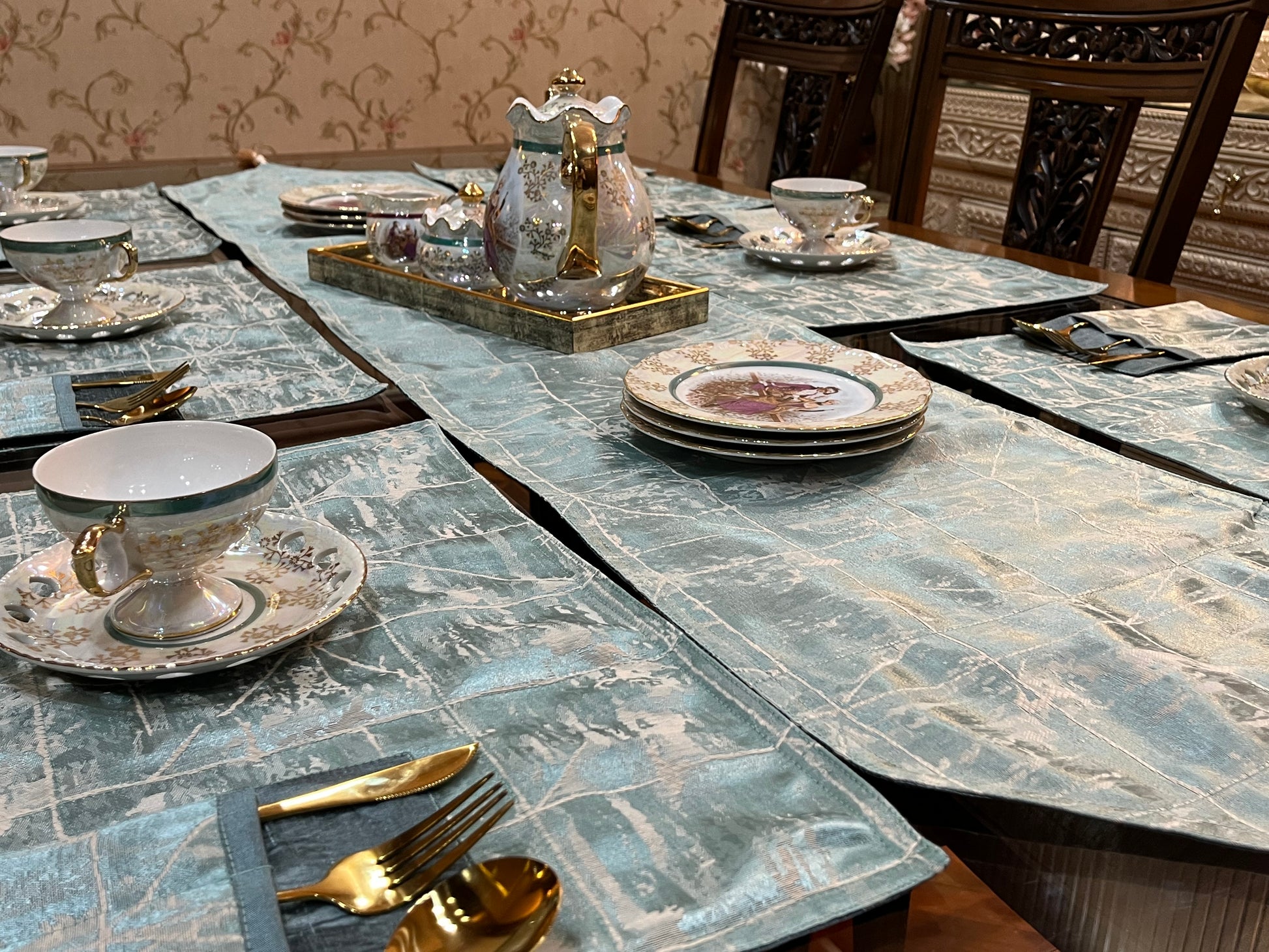 Aqua Frost Luxe Table Set