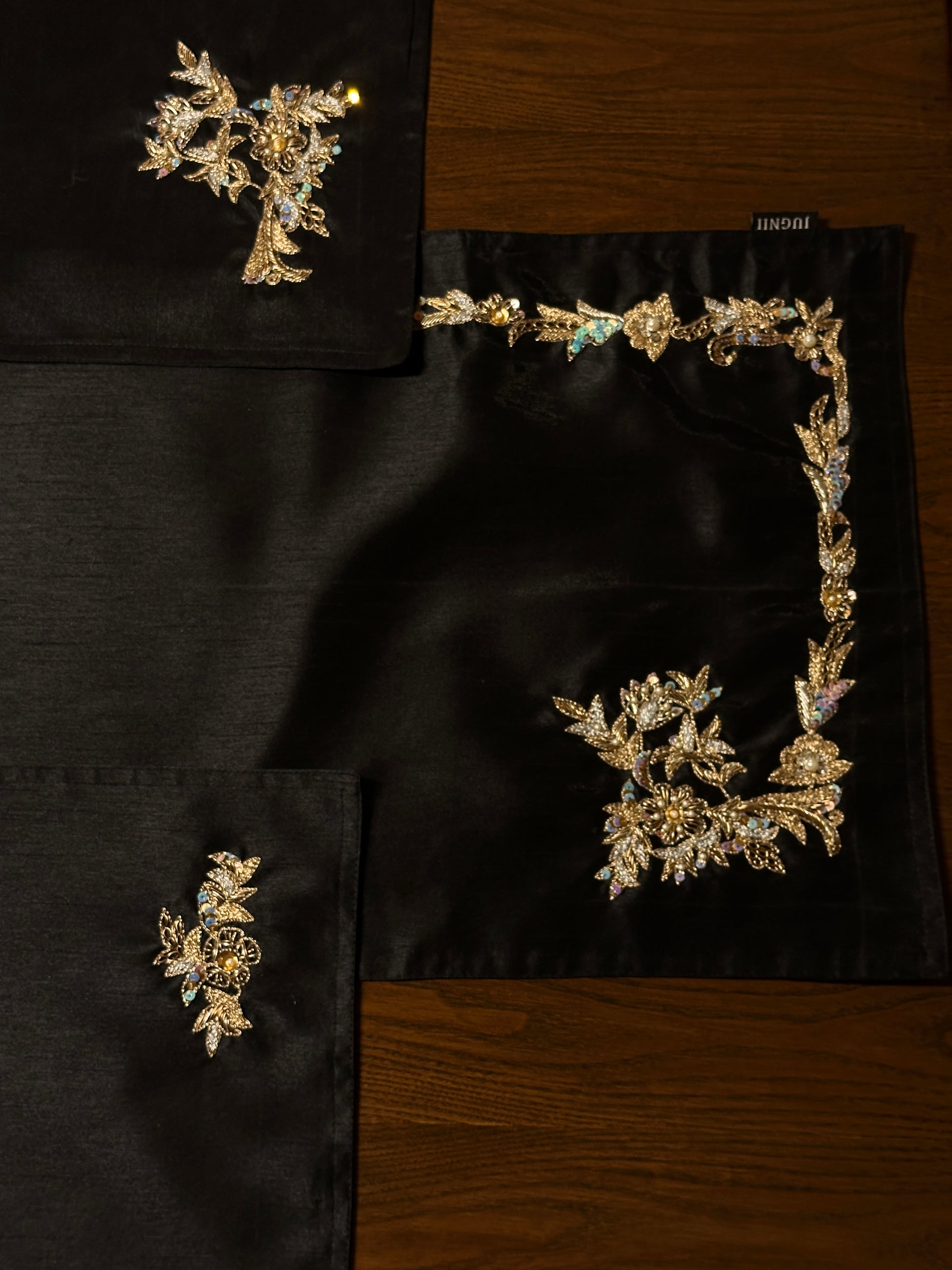 The Noir Premium Table Set