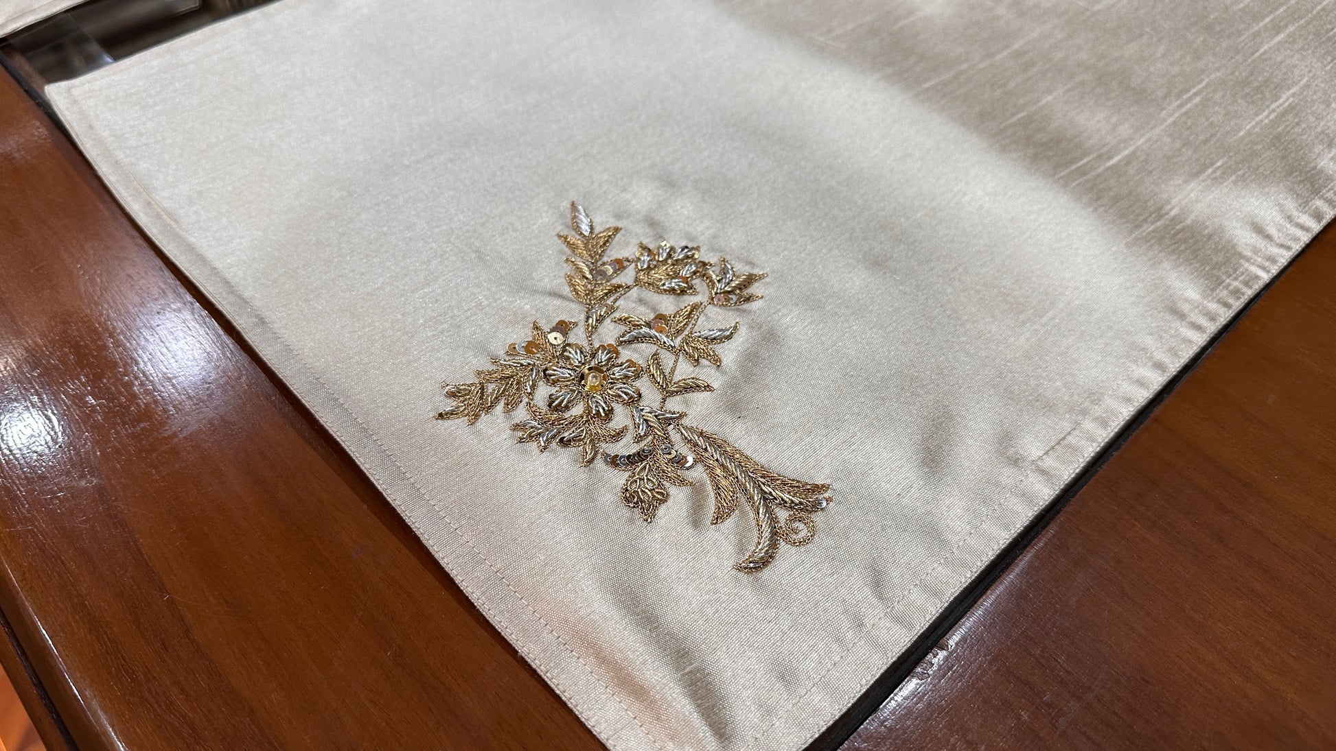 Champagne Ivory Premium Tableset