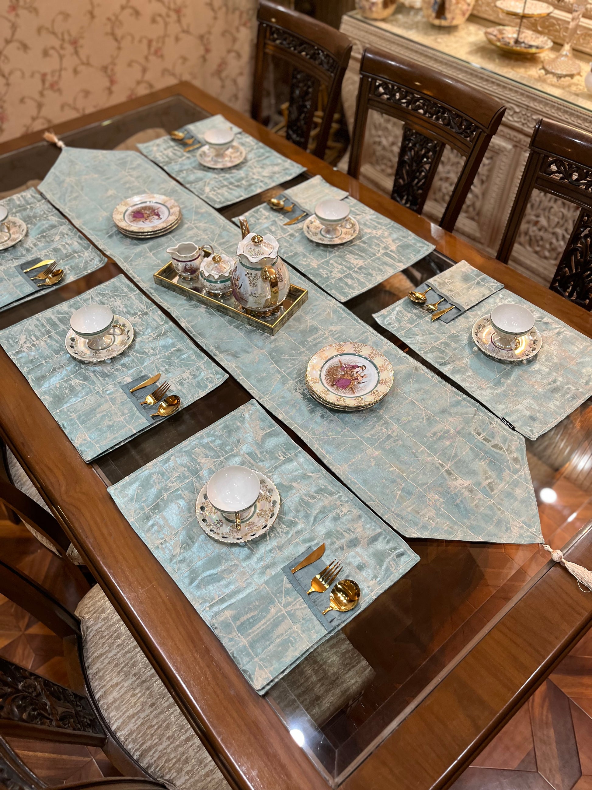 Aqua Frost Luxe Table Set