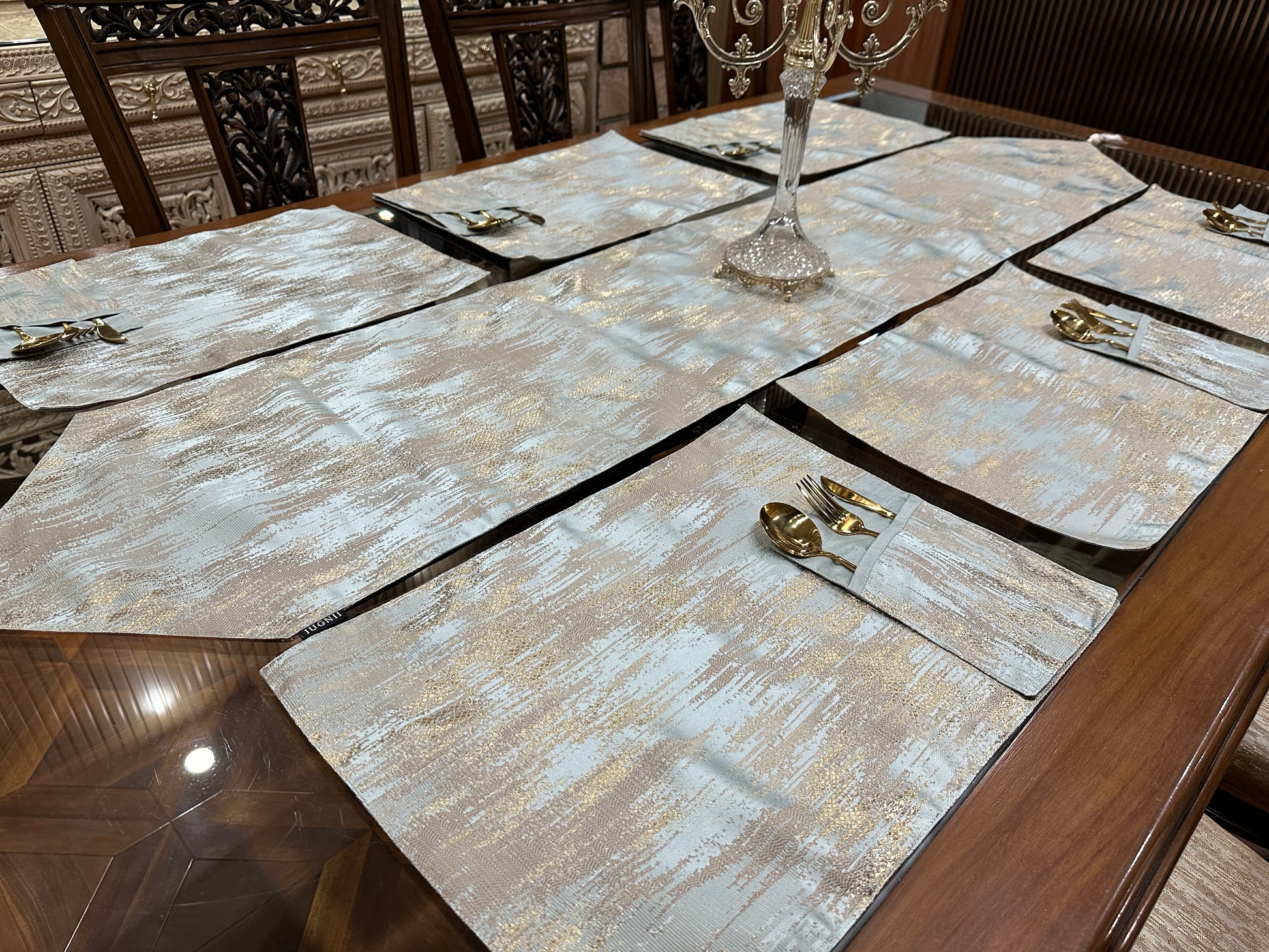 Pistachio Gold Table Set
