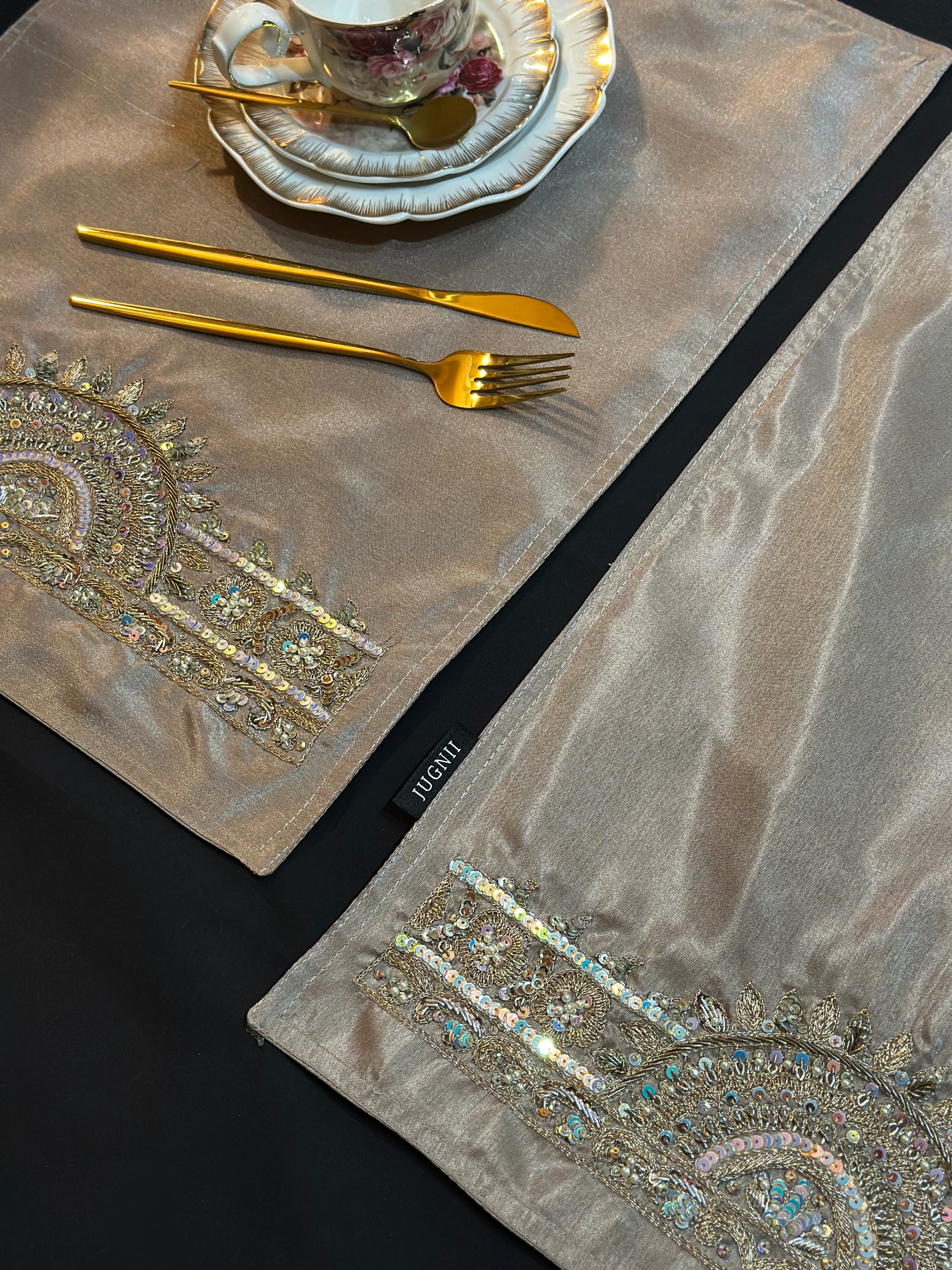 Bronze Premium Tableset