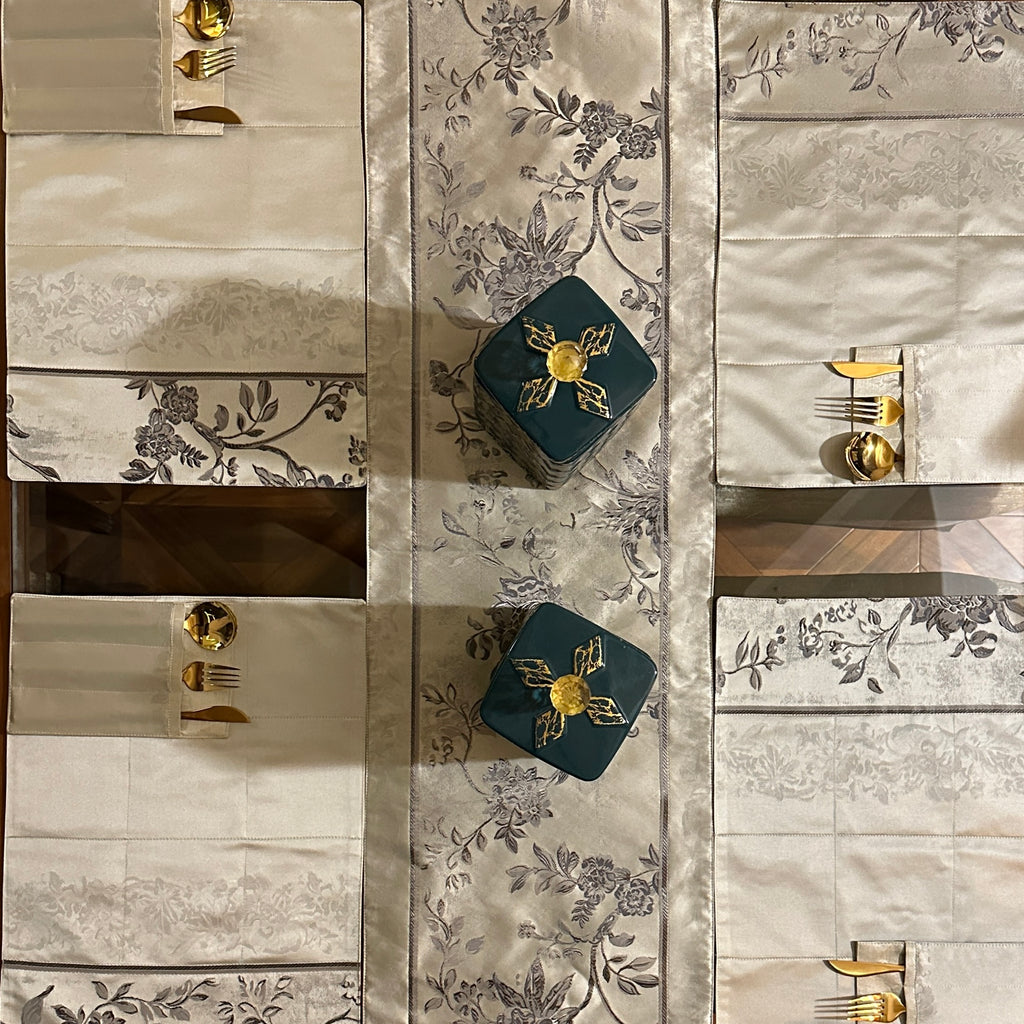 Champagne Granduer Table Set