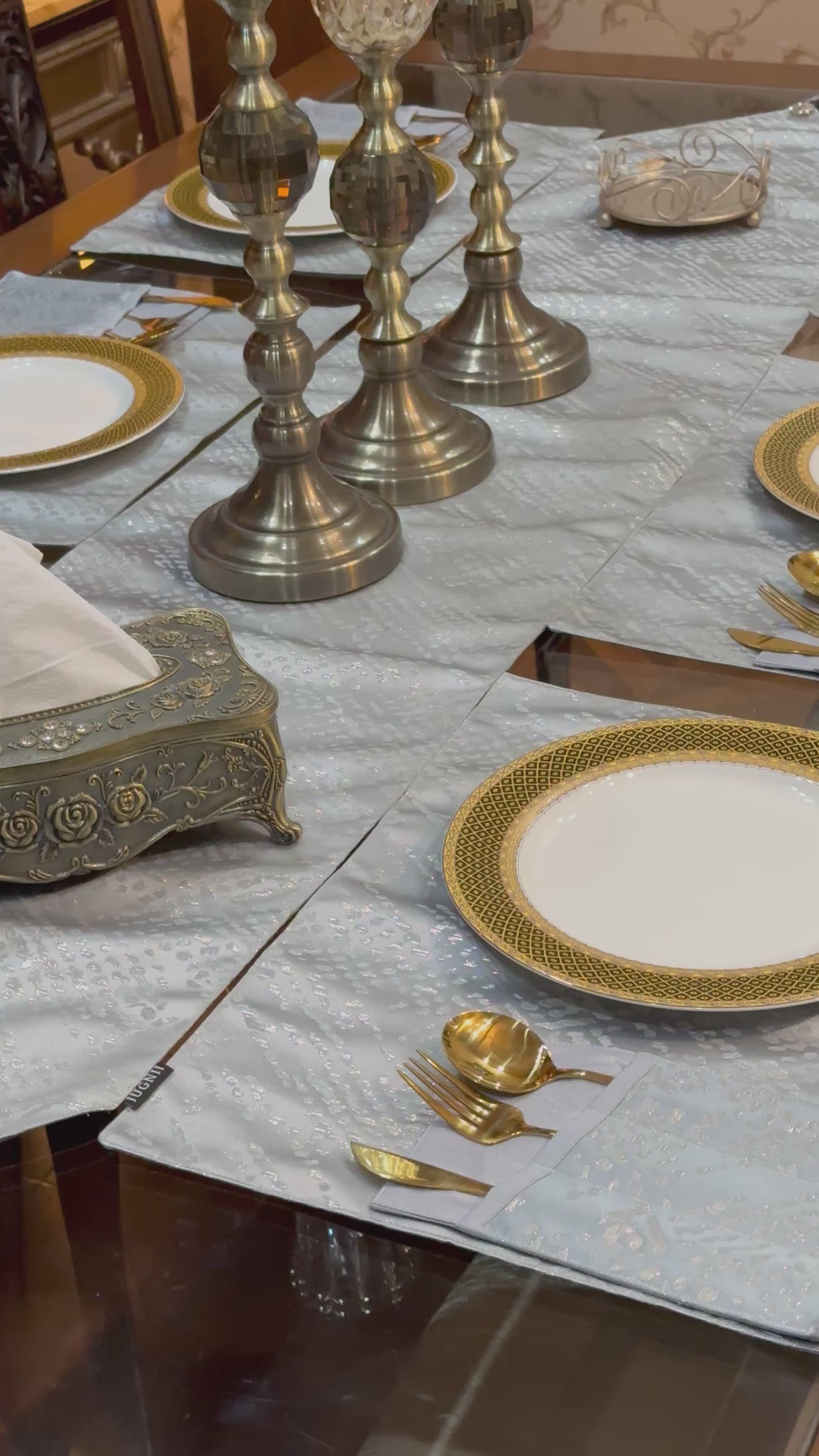 SilverMist Linen Embossed Textured Table Set